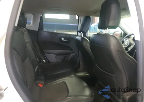 2018 Jeep Compass Latitude из США, поврежденный, VIN 3C4NJDBB1JT177296